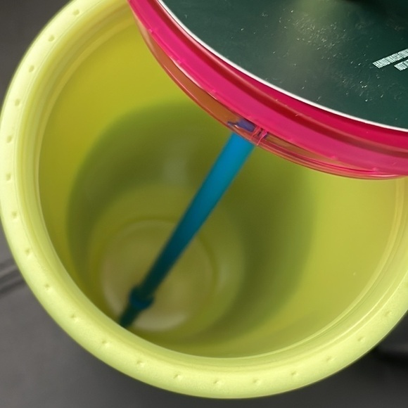 Starbucks 24 OZ. Color-Changing Cold Beverage Cup with Silicone Straw Topper. - Picture 11 of 16